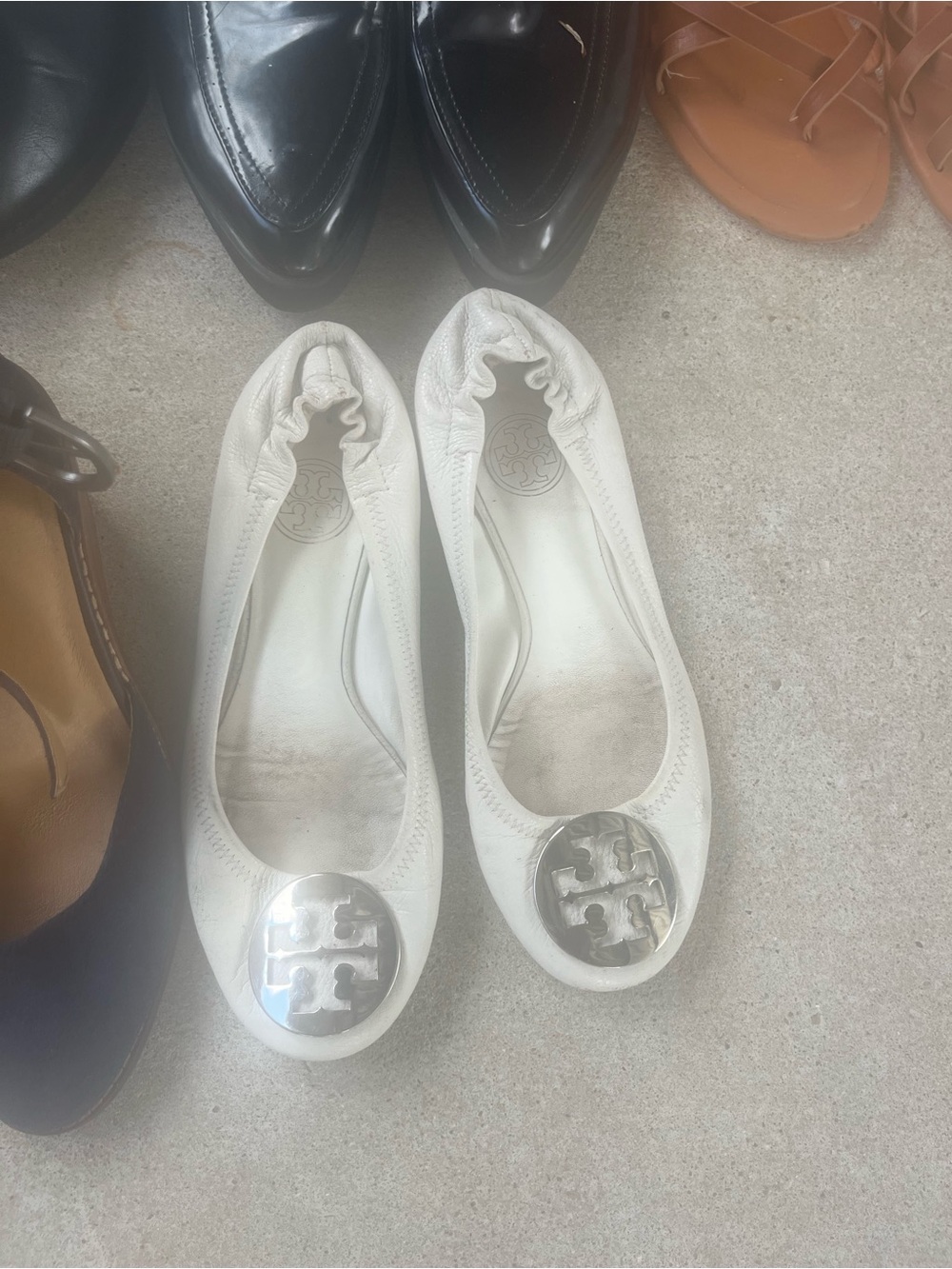 Tory Burch Ivory Leather Logo Cap Ballet Flats